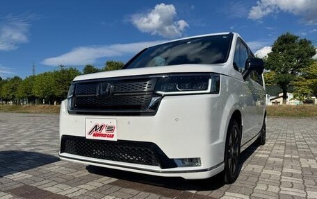 Honda Stepwgn, 2022 год, 2 150 000 рублей, 4 фотография