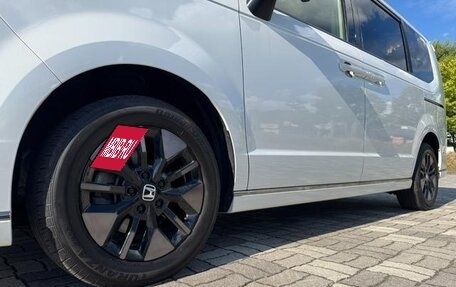 Honda Stepwgn, 2022 год, 2 150 000 рублей, 10 фотография