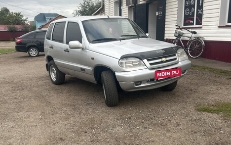 Chevrolet Niva I рестайлинг, 2005 год, 240 000 рублей, 2 фотография