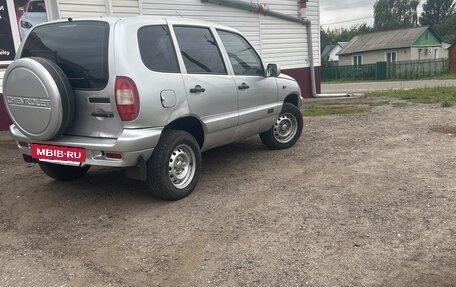 Chevrolet Niva I рестайлинг, 2005 год, 240 000 рублей, 3 фотография
