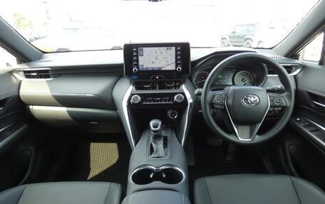 Toyota Harrier, 2022 год, 2 500 000 рублей, 9 фотография