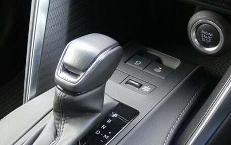 Toyota Harrier, 2022 год, 2 500 000 рублей, 15 фотография
