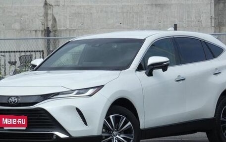 Toyota Harrier, 2022 год, 2 500 000 рублей, 2 фотография