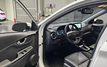 Hyundai Kona I, 2022 год, 1 560 000 рублей, 7 фотография