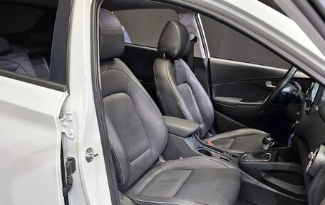 Hyundai Kona I, 2022 год, 1 560 000 рублей, 9 фотография