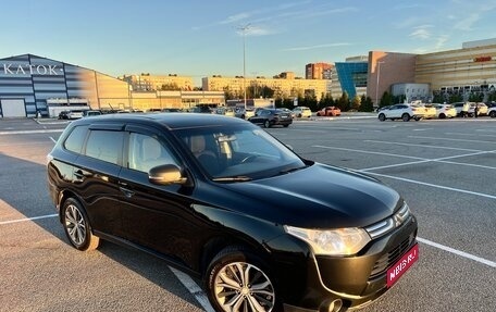 Mitsubishi Outlander III рестайлинг 3, 2014 год, 1 290 000 рублей, 1 фотография