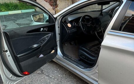 Hyundai Sonata VI, 2011 год, 800 000 рублей, 3 фотография
