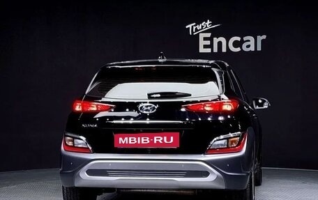 Hyundai Kona I, 2022 год, 1 490 000 рублей, 4 фотография