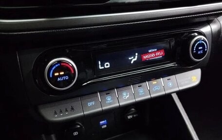 Hyundai Kona I, 2022 год, 1 490 000 рублей, 10 фотография