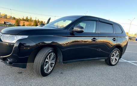 Mitsubishi Outlander III рестайлинг 3, 2014 год, 1 290 000 рублей, 7 фотография