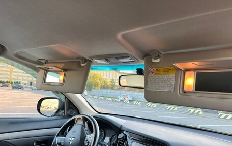 Mitsubishi Outlander III рестайлинг 3, 2014 год, 1 290 000 рублей, 6 фотография