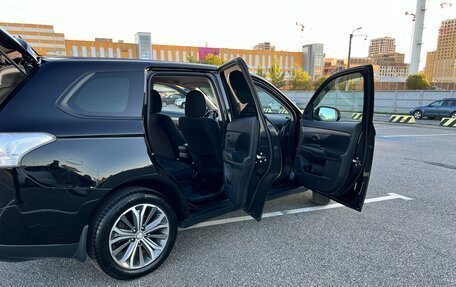 Mitsubishi Outlander III рестайлинг 3, 2014 год, 1 290 000 рублей, 9 фотография