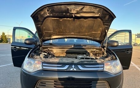 Mitsubishi Outlander III рестайлинг 3, 2014 год, 1 290 000 рублей, 10 фотография