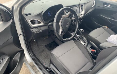 Hyundai Solaris II рестайлинг, 2019 год, 1 790 000 рублей, 6 фотография