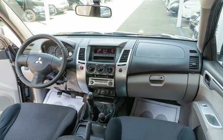 Mitsubishi Pajero Sport II рестайлинг, 2012 год, 1 645 000 рублей, 15 фотография