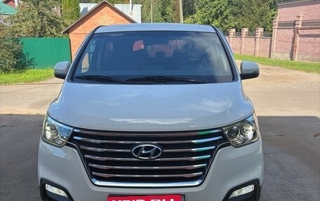 Hyundai Grand Starex Grand Starex I рестайлинг 2, 2018 год, 4 150 000 рублей, 1 фотография