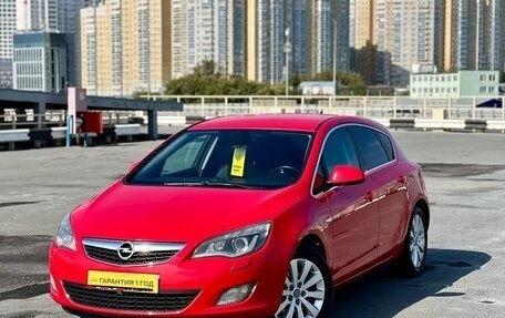 Opel Astra J, 2011 год, 695 000 рублей, 1 фотография