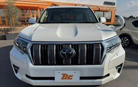 Toyota Land Cruiser Prado 150 рестайлинг 2, 2022 год, 4 250 000 рублей, 2 фотография