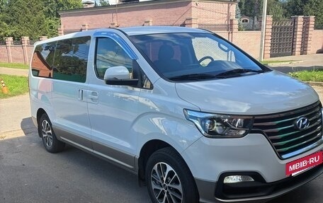 Hyundai Grand Starex Grand Starex I рестайлинг 2, 2018 год, 4 150 000 рублей, 3 фотография