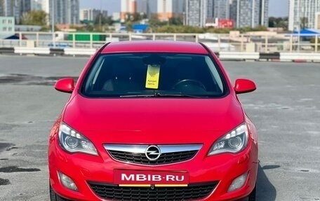 Opel Astra J, 2011 год, 695 000 рублей, 2 фотография