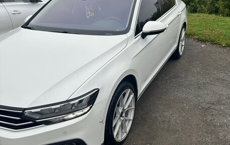 Volkswagen Passat B8 рестайлинг, 2021 год, 2 500 000 рублей, 5 фотография