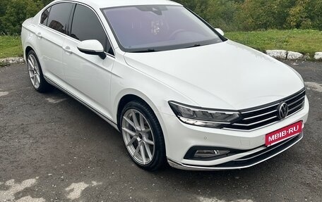 Volkswagen Passat B8 рестайлинг, 2021 год, 2 500 000 рублей, 7 фотография