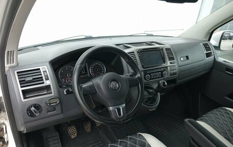 Volkswagen Caravelle T5, 2012 год, 1 830 000 рублей, 7 фотография