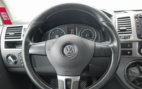 Volkswagen Caravelle T5, 2012 год, 1 830 000 рублей, 10 фотография