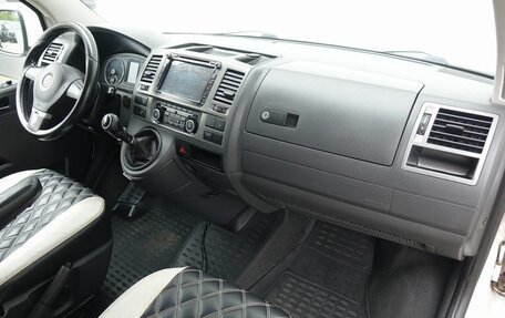 Volkswagen Caravelle T5, 2012 год, 1 830 000 рублей, 20 фотография