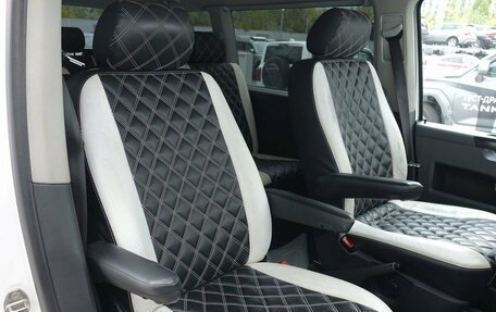 Volkswagen Caravelle T5, 2012 год, 1 830 000 рублей, 17 фотография