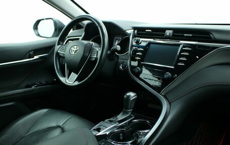 Toyota Camry, 2020 год, 2 987 000 рублей, 4 фотография