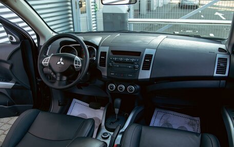 Mitsubishi Outlander III рестайлинг 3, 2008 год, 955 000 рублей, 15 фотография