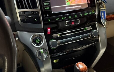 Toyota Land Cruiser 200, 2012 год, 4 500 000 рублей, 10 фотография