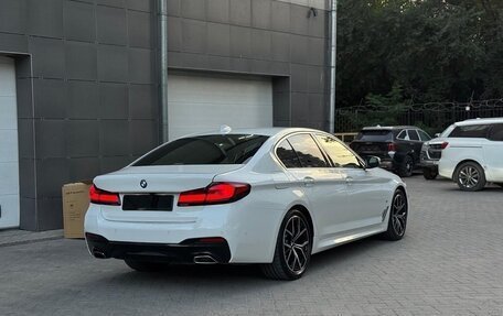 BMW 5 серия, 2022 год, 3 500 000 рублей, 3 фотография
