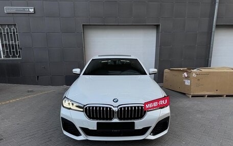 BMW 5 серия, 2022 год, 3 500 000 рублей, 2 фотография