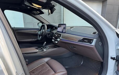 BMW 5 серия, 2022 год, 3 500 000 рублей, 10 фотография