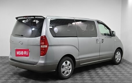 Hyundai Grand Starex Grand Starex I рестайлинг 2, 2012 год, 1 549 000 рублей, 3 фотография