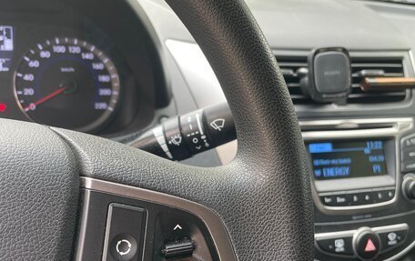 Hyundai Solaris II рестайлинг, 2015 год, 1 130 000 рублей, 10 фотография