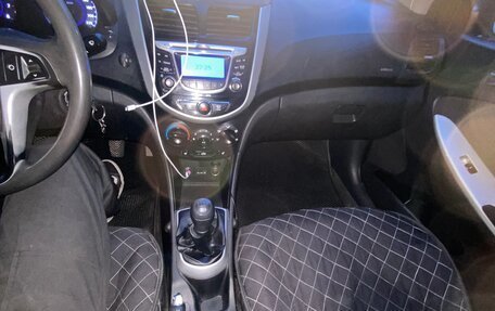 Hyundai Solaris II рестайлинг, 2012 год, 429 900 рублей, 19 фотография