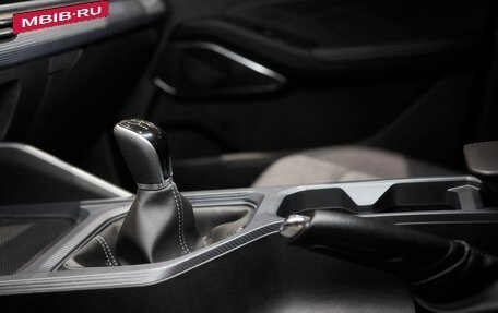 Geely Emgrand, 2024 год, 2 393 990 рублей, 24 фотография