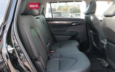 Toyota Highlander, 2024 год, 6 552 000 рублей, 30 фотография