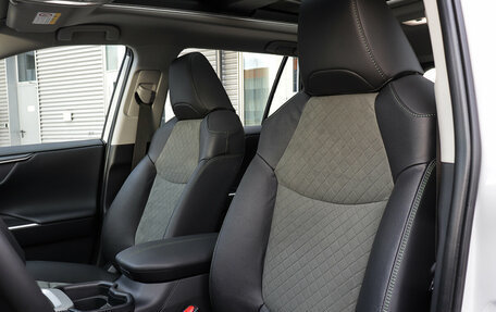 Toyota RAV4, 2025 год, 4 592 000 рублей, 25 фотография