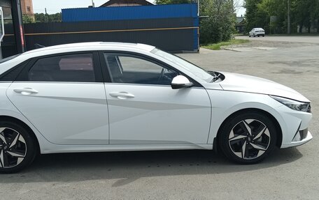 Hyundai Elantra, 2021 год, 1 750 000 рублей, 4 фотография