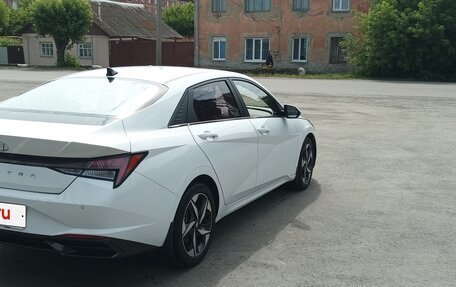 Hyundai Elantra, 2021 год, 1 750 000 рублей, 5 фотография