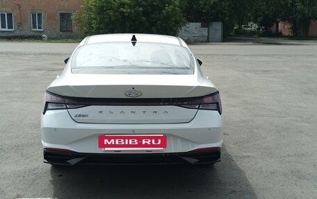 Hyundai Elantra, 2021 год, 1 750 000 рублей, 6 фотография