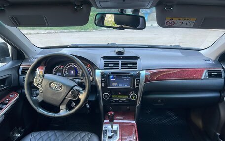 Toyota Camry, 2014 год, 1 630 000 рублей, 10 фотография