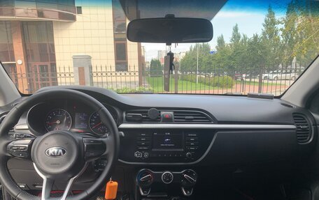 KIA Rio IV, 2018 год, 1 100 000 рублей, 3 фотография