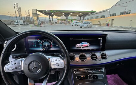 Mercedes-Benz E-Класс, 2019 год, 3 170 000 рублей, 13 фотография