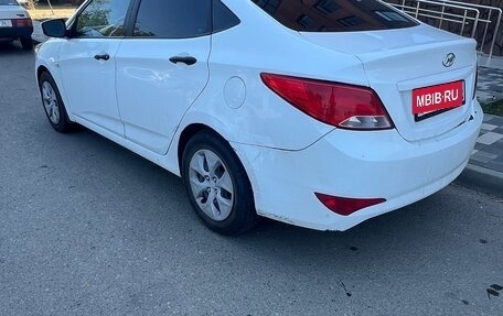 Hyundai Solaris II рестайлинг, 2015 год, 485 000 рублей, 3 фотография