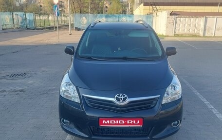 Toyota Verso I, 2010 год, 950 000 рублей, 1 фотография